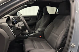 sininen Volvo C40 2022 kuva 17.
