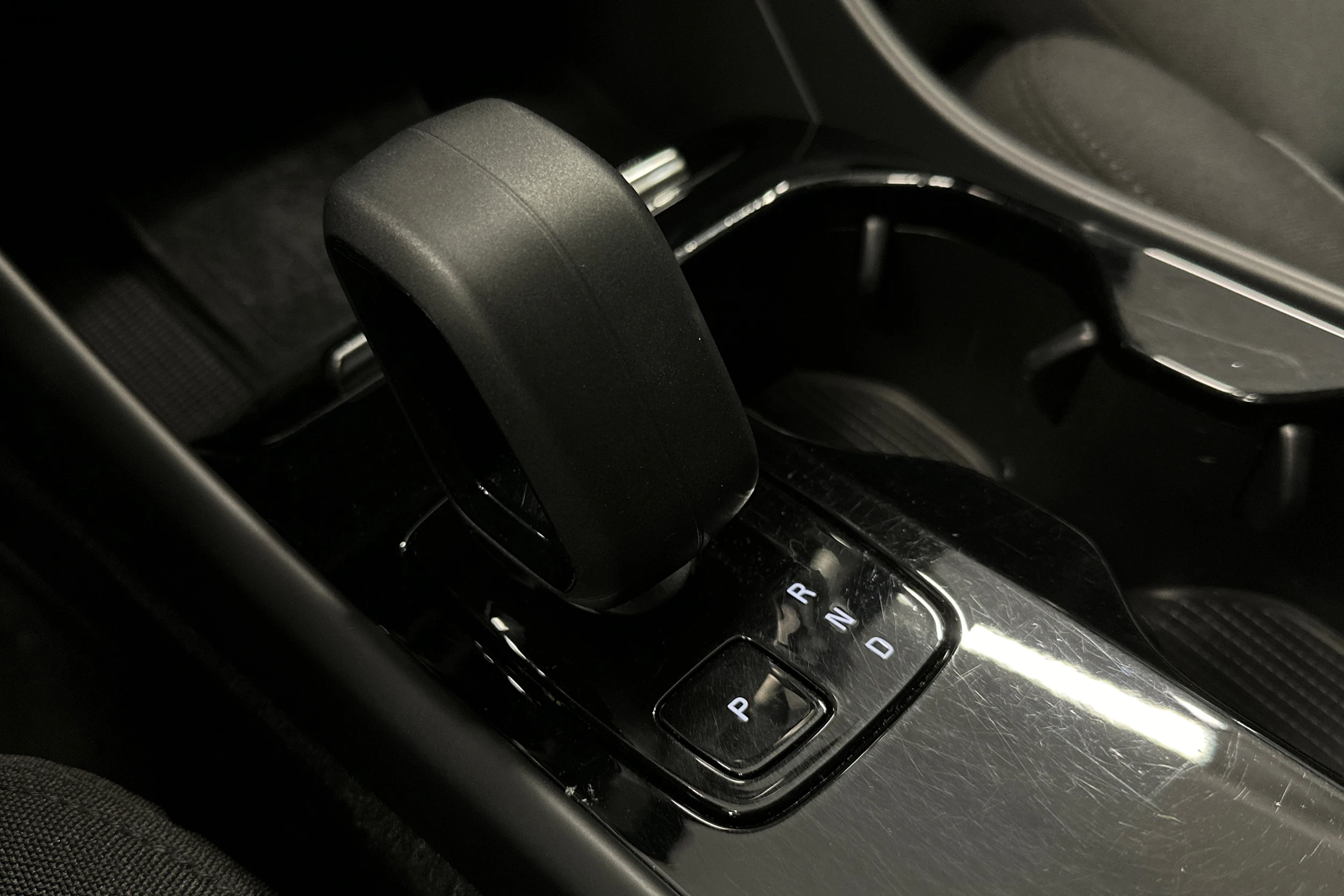 sininen Volvo C40 2022 kuva 30.
