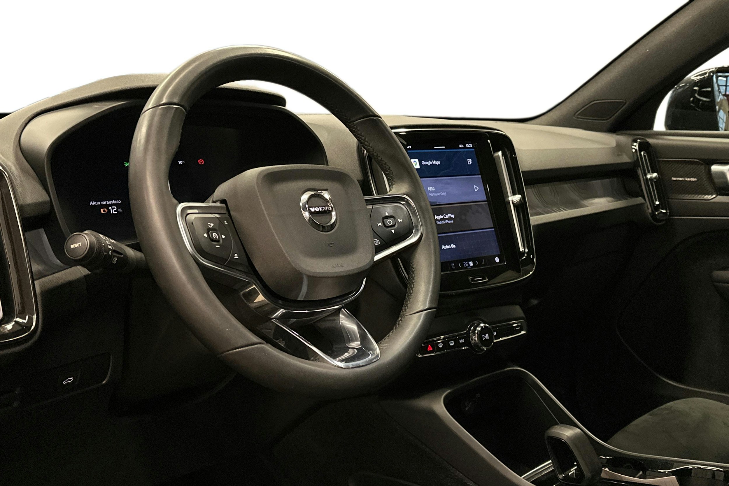 musta Volvo C40 2023 kuva 3.