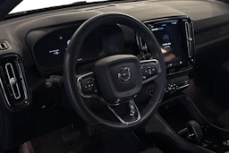 musta Volvo C40 2023 kuva 3.