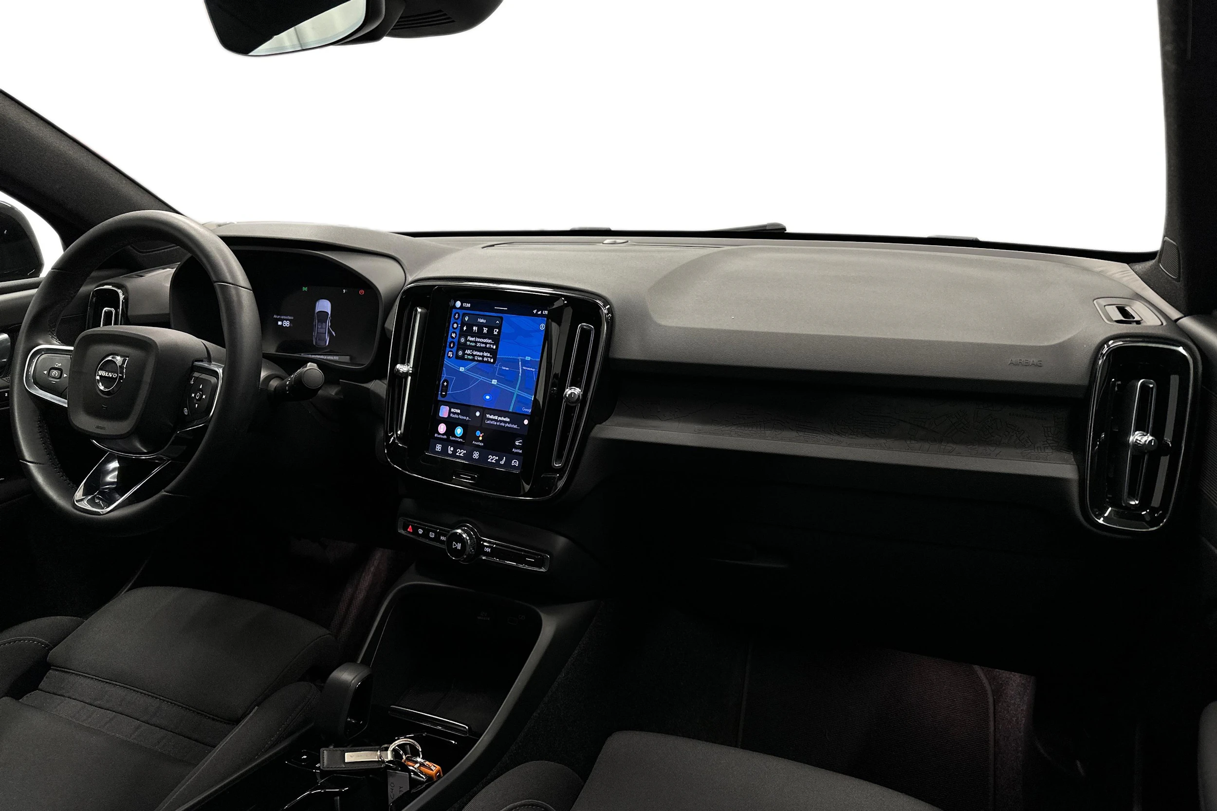 musta Volvo C40 2023 kuva 7.