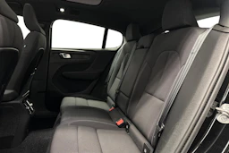 musta Volvo C40 2023 kuva 8.