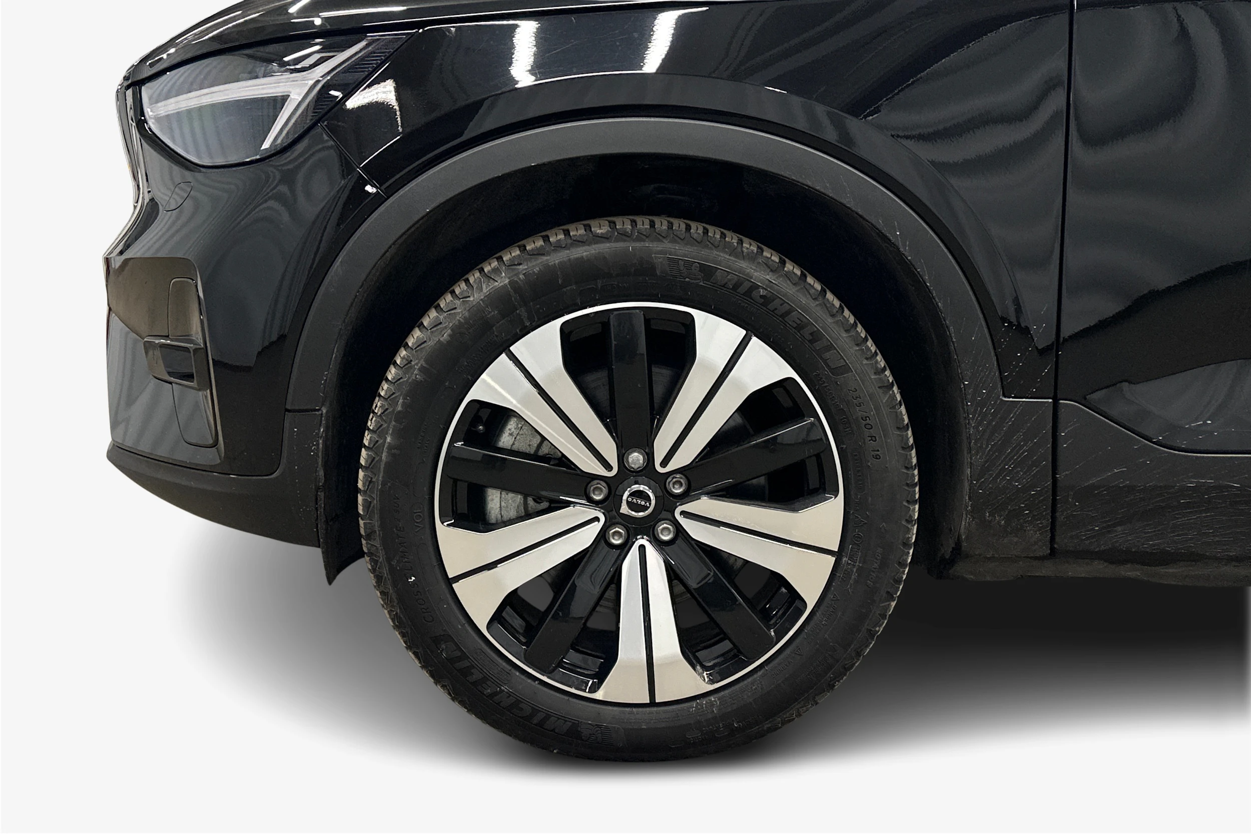 musta Volvo C40 2023 kuva 9.