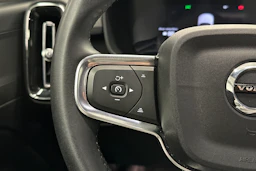 musta Volvo C40 2023 kuva 17.