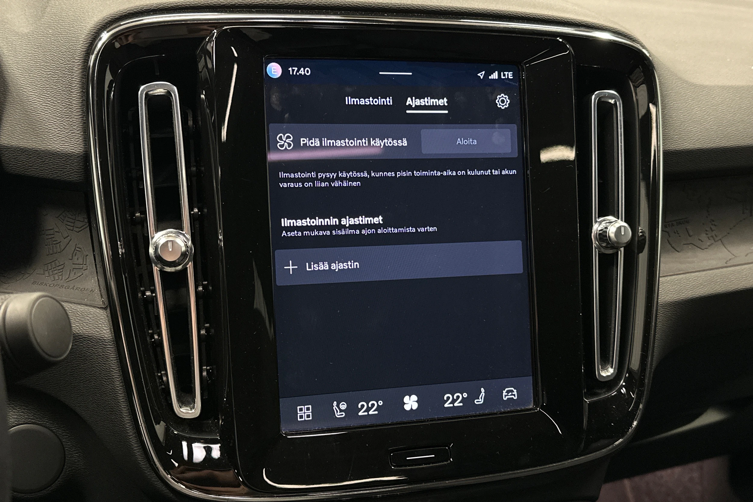 musta Volvo C40 2023 kuva 27.