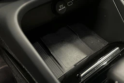 musta Volvo C40 2023 kuva 32.