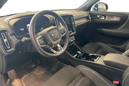 musta Volvo C40 2023 kuva 3.
