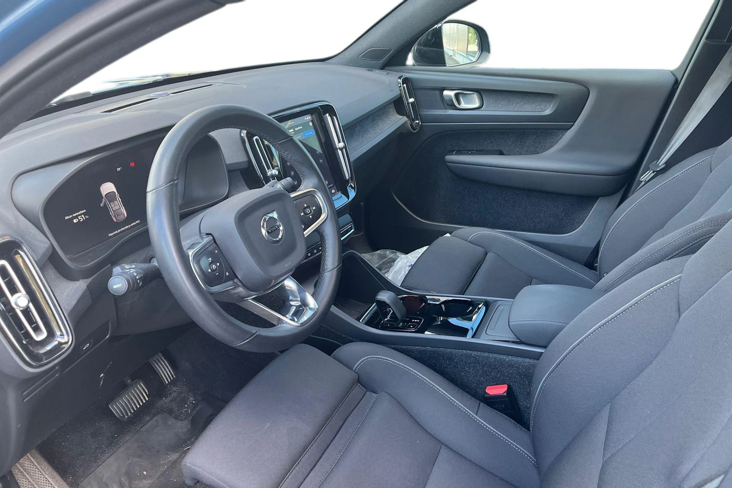 sininen Volvo C40 2023 kuva 3.