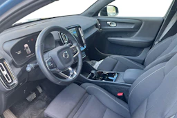 sininen Volvo C40 2023 kuva 3.