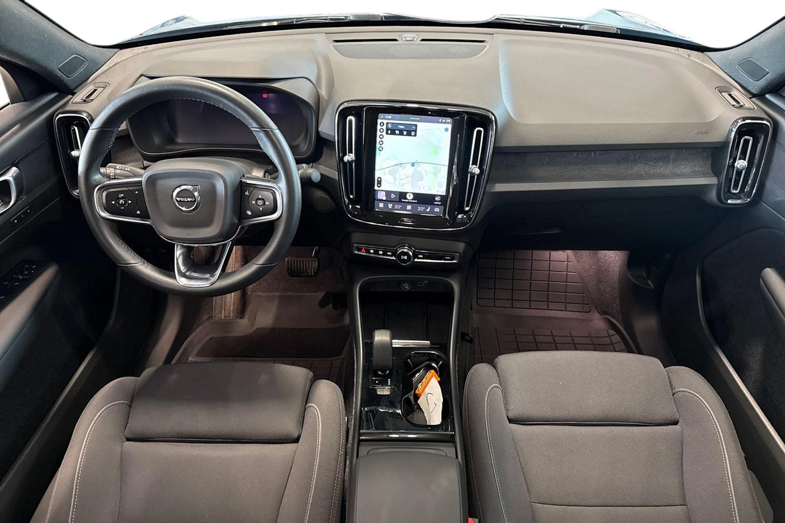 sininen Volvo C40 2023 kuva 7.