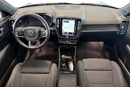 sininen Volvo C40 2023 kuva 7.