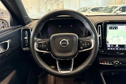 sininen Volvo C40 2023 kuva 11.