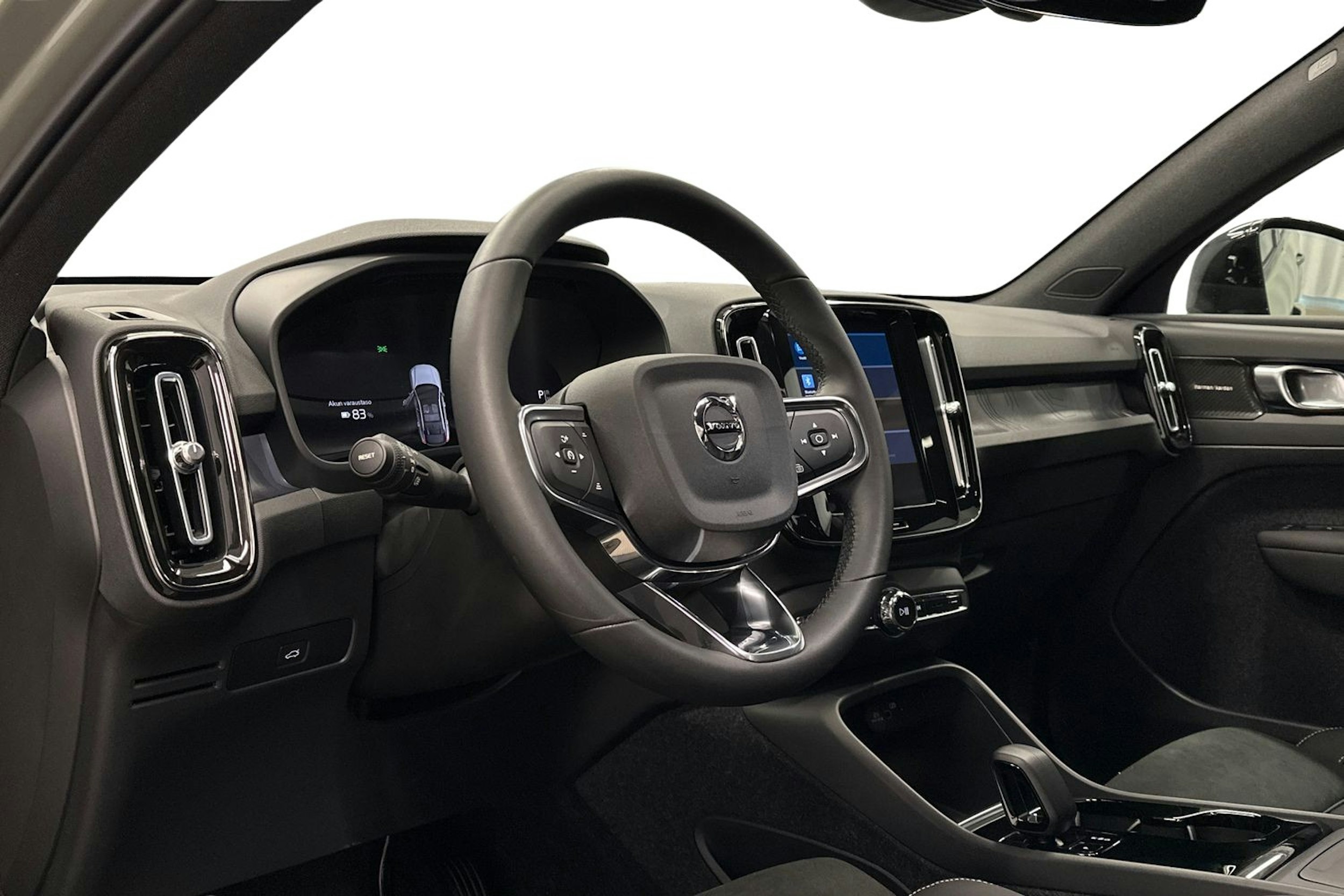 vihreä Volvo C40 2023 kuva 7.