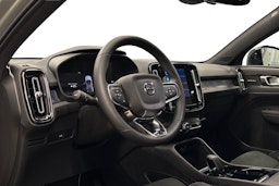 vihreä Volvo C40 2023 kuva 7.