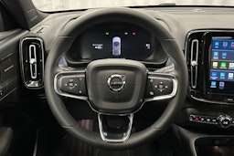 vihreä Volvo C40 2023 kuva 17.