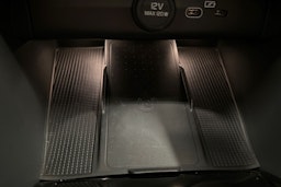 vihreä Volvo C40 2023 kuva 23.