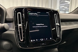 vihreä Volvo C40 2023 kuva 26.