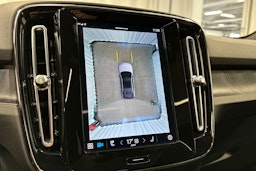vihreä Volvo C40 2023 kuva 27.