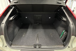 vihreä Volvo C40 2023 kuva 33.