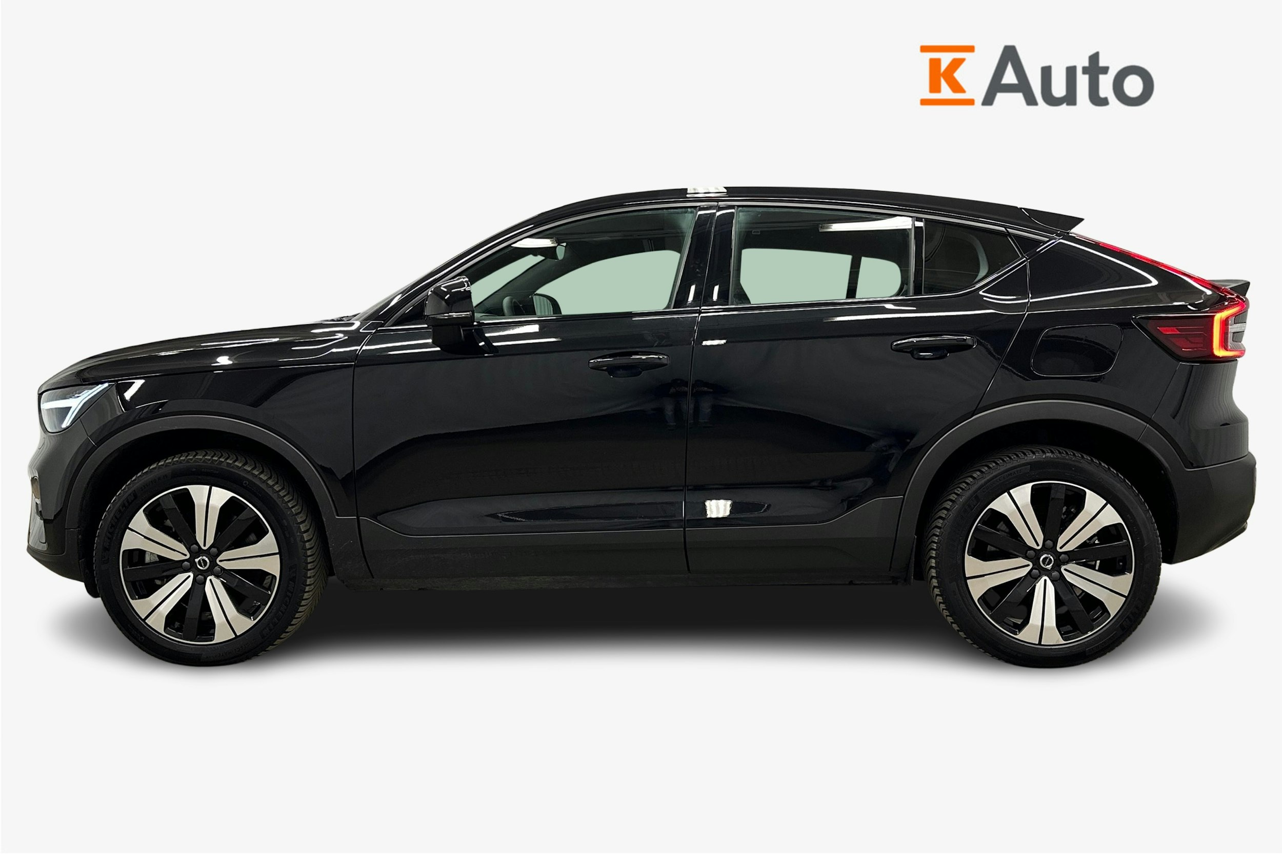 musta Volvo C40 2023 kuva 6.