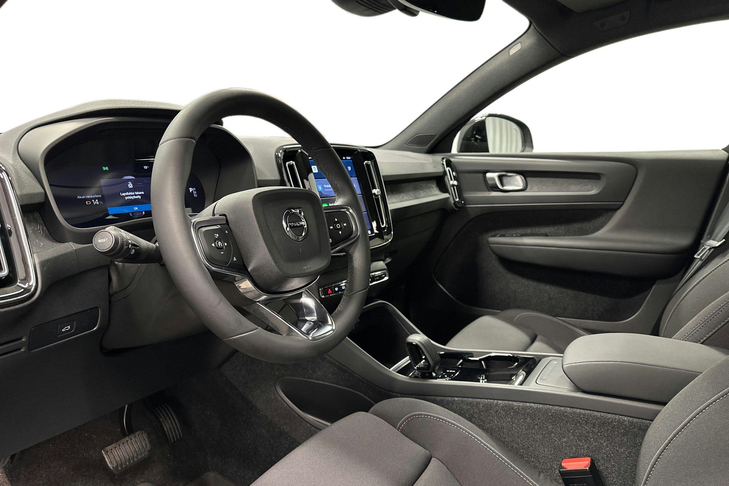 musta Volvo C40 2023 kuva 7.