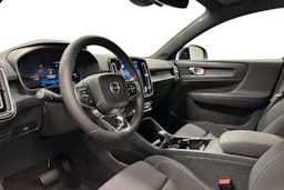musta Volvo C40 2023 kuva 7.