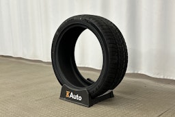 musta Volvo C40 2023 kuva 13.