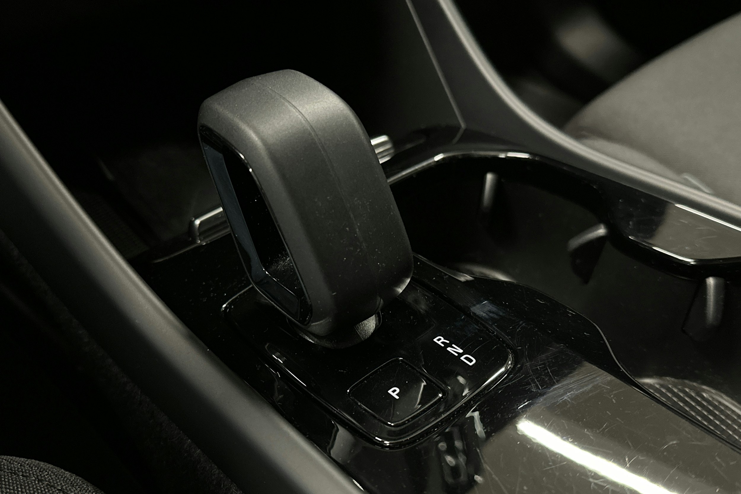musta Volvo C40 2023 kuva 29.