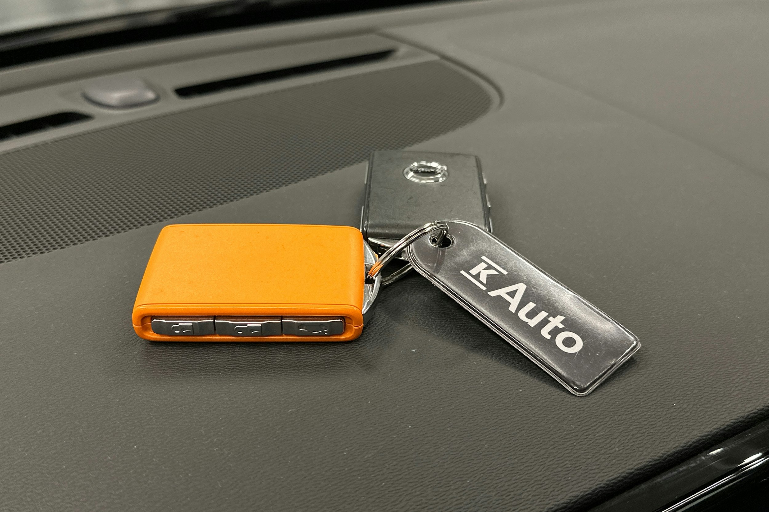 musta Volvo C40 2023 kuva 32.