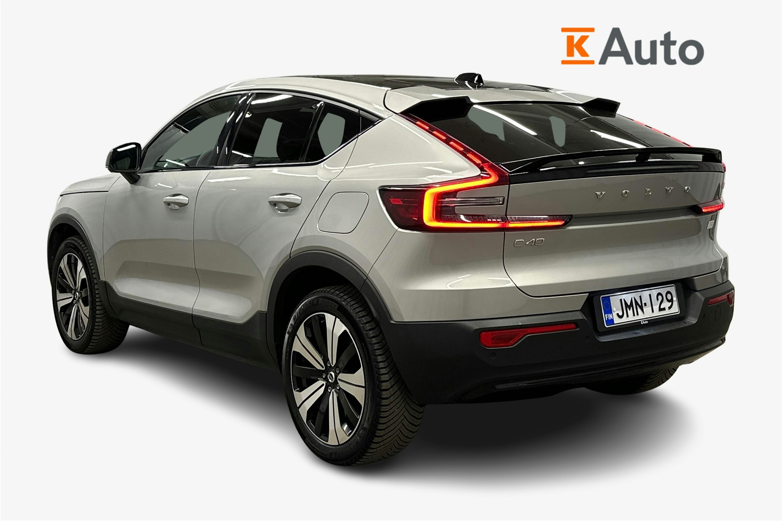 harmaa Volvo C40 2023 kuva 2.