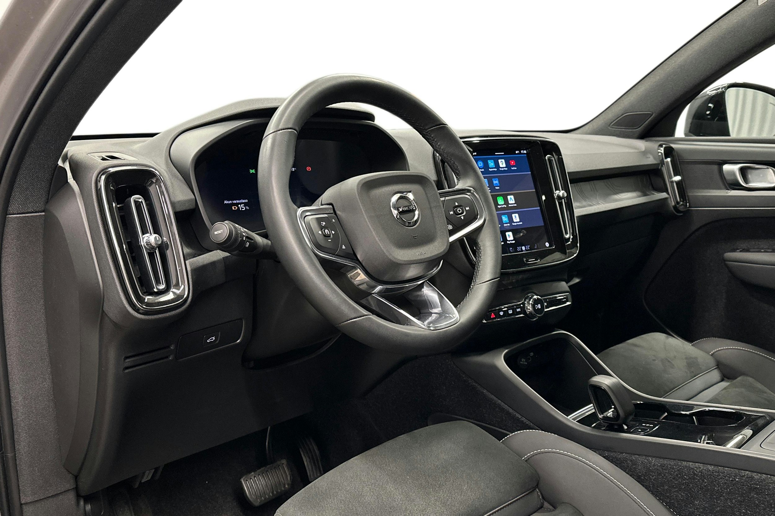 harmaa Volvo C40 2023 kuva 7.