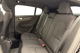 musta Volvo C40 2023 kuva 8.