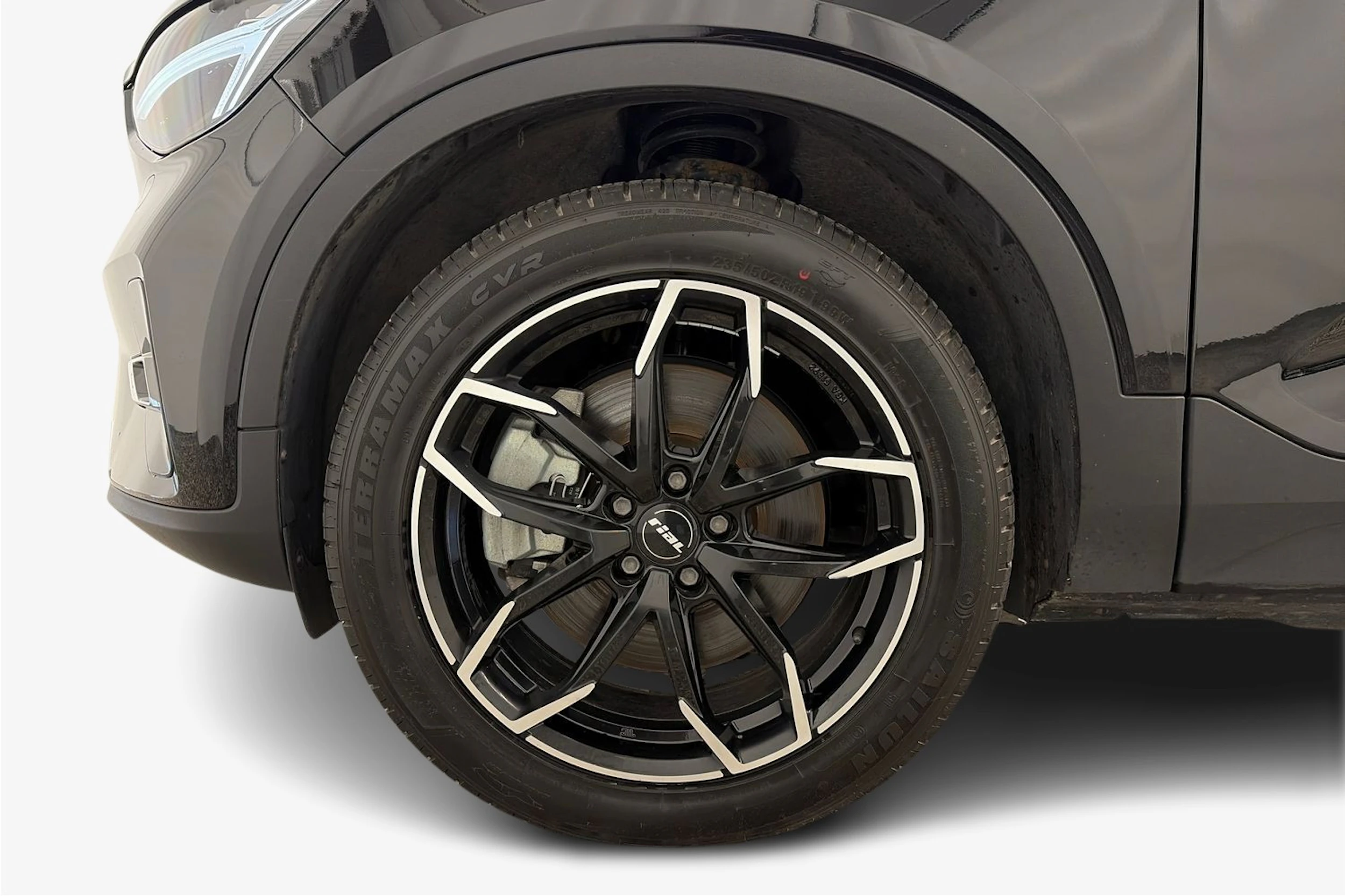 musta Volvo C40 2023 kuva 9.