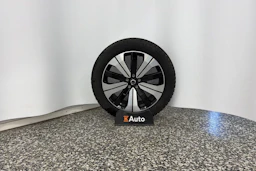 musta Volvo C40 2023 kuva 10.