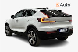 valkoinen Volvo C40 2023 kuva 2.