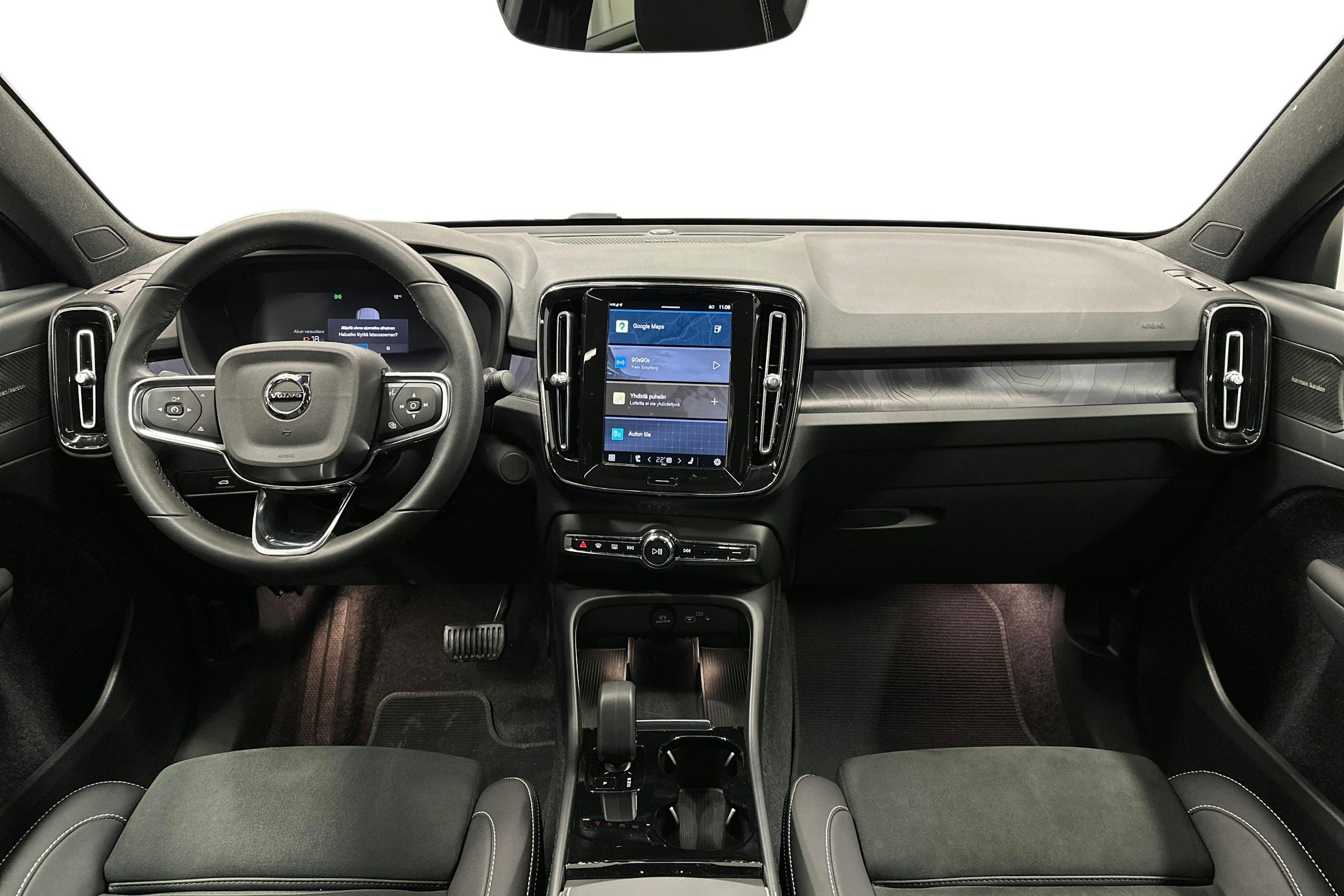 valkoinen Volvo C40 2023 kuva 9.