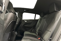 valkoinen Volvo C40 2023 kuva 10.