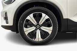 valkoinen Volvo C40 2023 kuva 11.