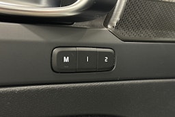 valkoinen Volvo C40 2023 kuva 18.