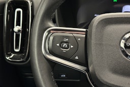 valkoinen Volvo C40 2023 kuva 20.