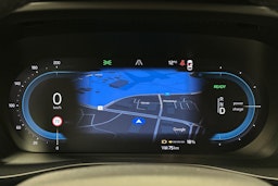 valkoinen Volvo C40 2023 kuva 22.