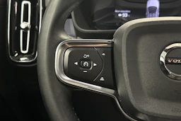 musta Volvo C40 2023 kuva 11.