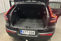 musta Volvo C40 2023 kuva 32.