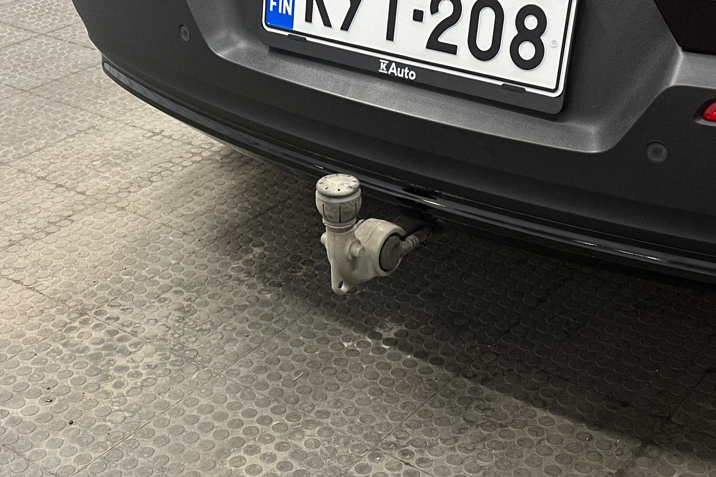 musta Volvo C40 2023 kuva 34.