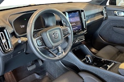 musta Volvo C40 2023 kuva 7.