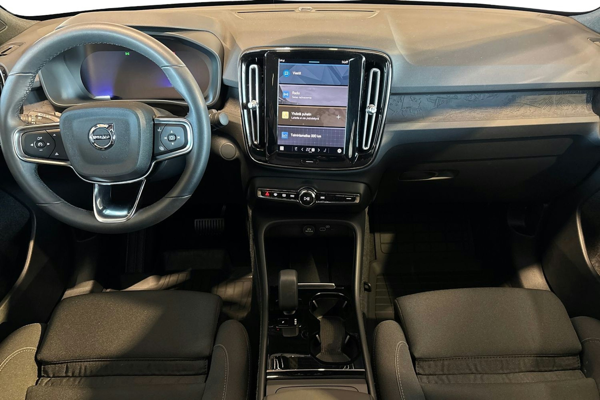 musta Volvo C40 2023 kuva 9.