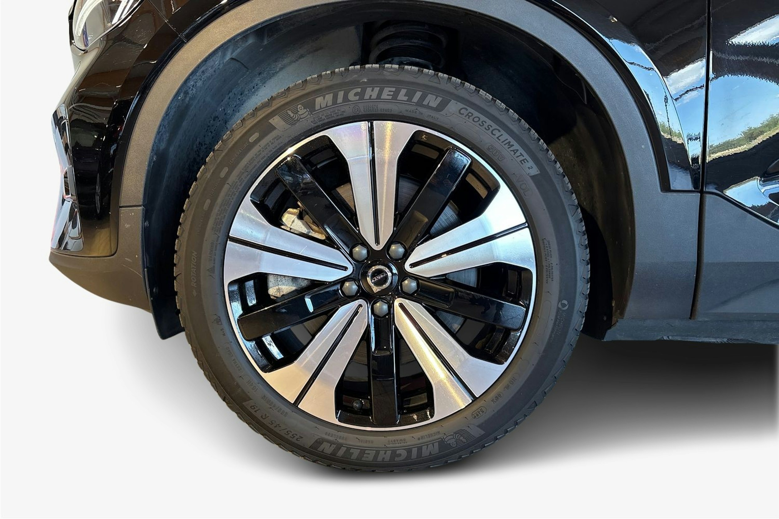 musta Volvo C40 2023 kuva 11.