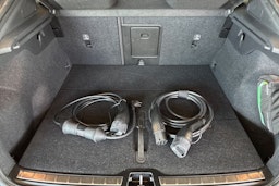 musta Volvo C40 2023 kuva 15.