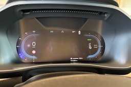 musta Volvo C40 2023 kuva 20.