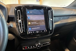 musta Volvo C40 2023 kuva 23.